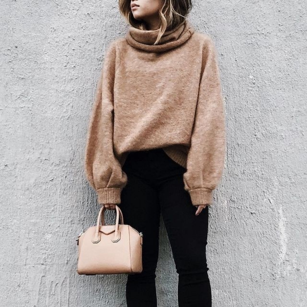 NWOT Aritzia Babaton Adichie Sweater